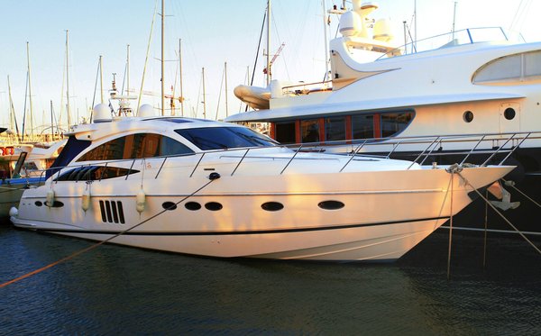 Yacht rental & transfers in st barts for a luxurious getaway